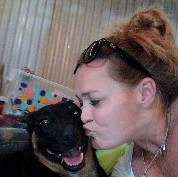 Meet your Posher, April - Picture 1 of 1